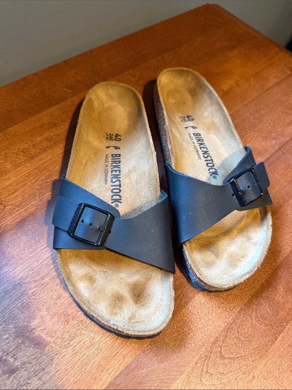 Birkenstock Women’s Black Single Strap Slide Sandals